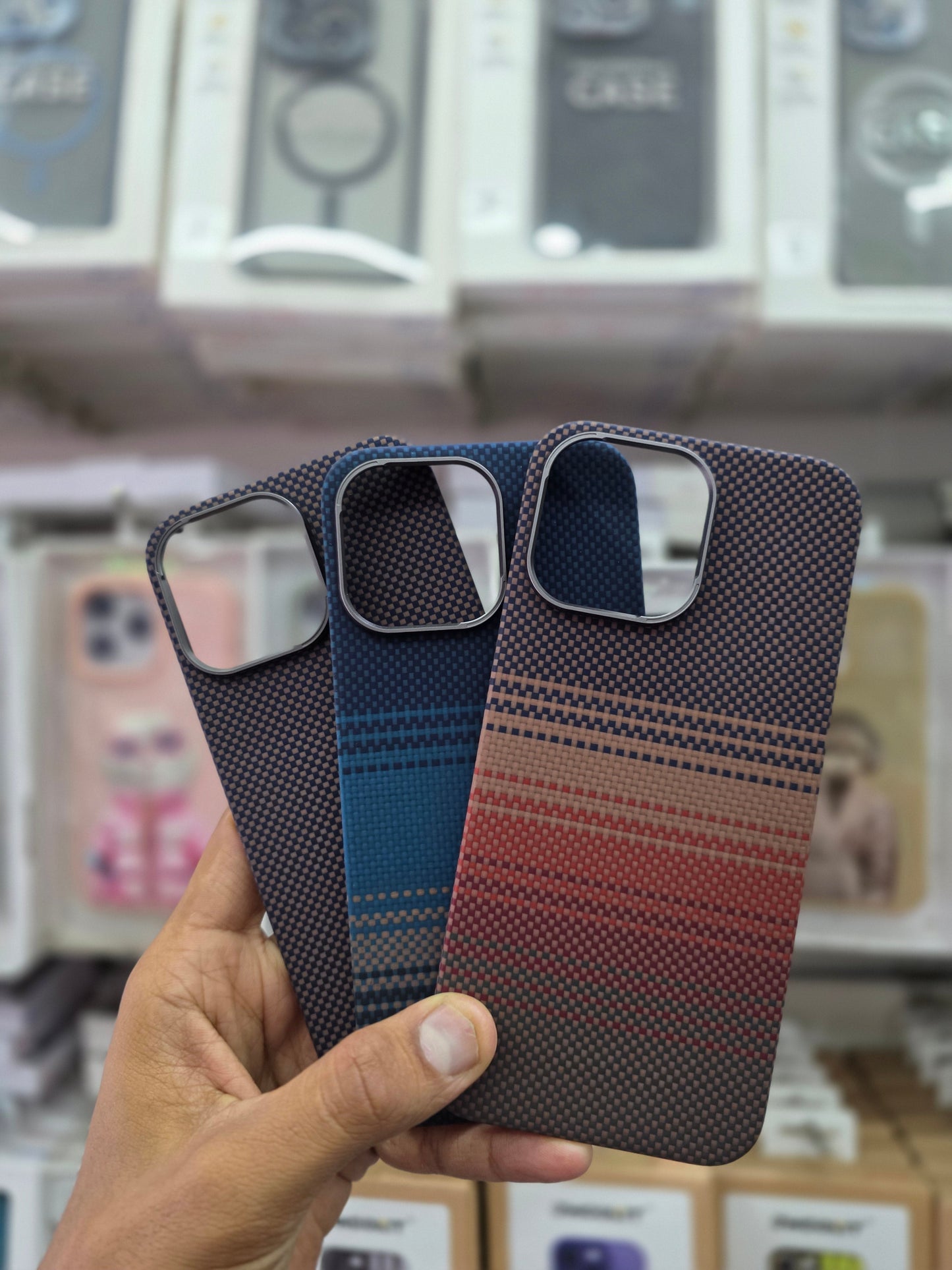 icon MagSafe Kevlar Carbon Fiber Texture - iPhone 16 Pro Back Cover