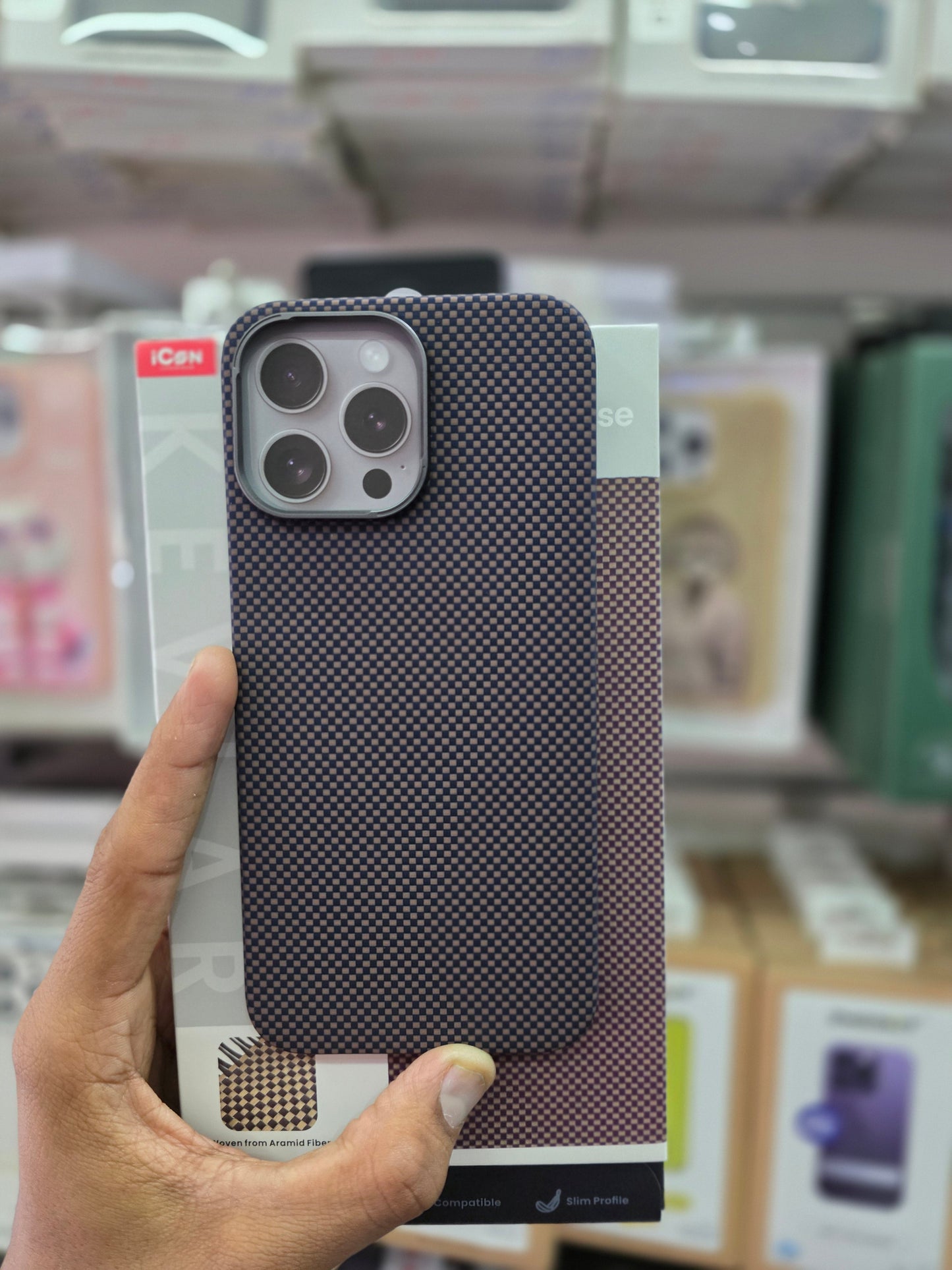 icon MagSafe Kevlar Carbon Fiber Texture - iPhone 15 Pro Back Cover