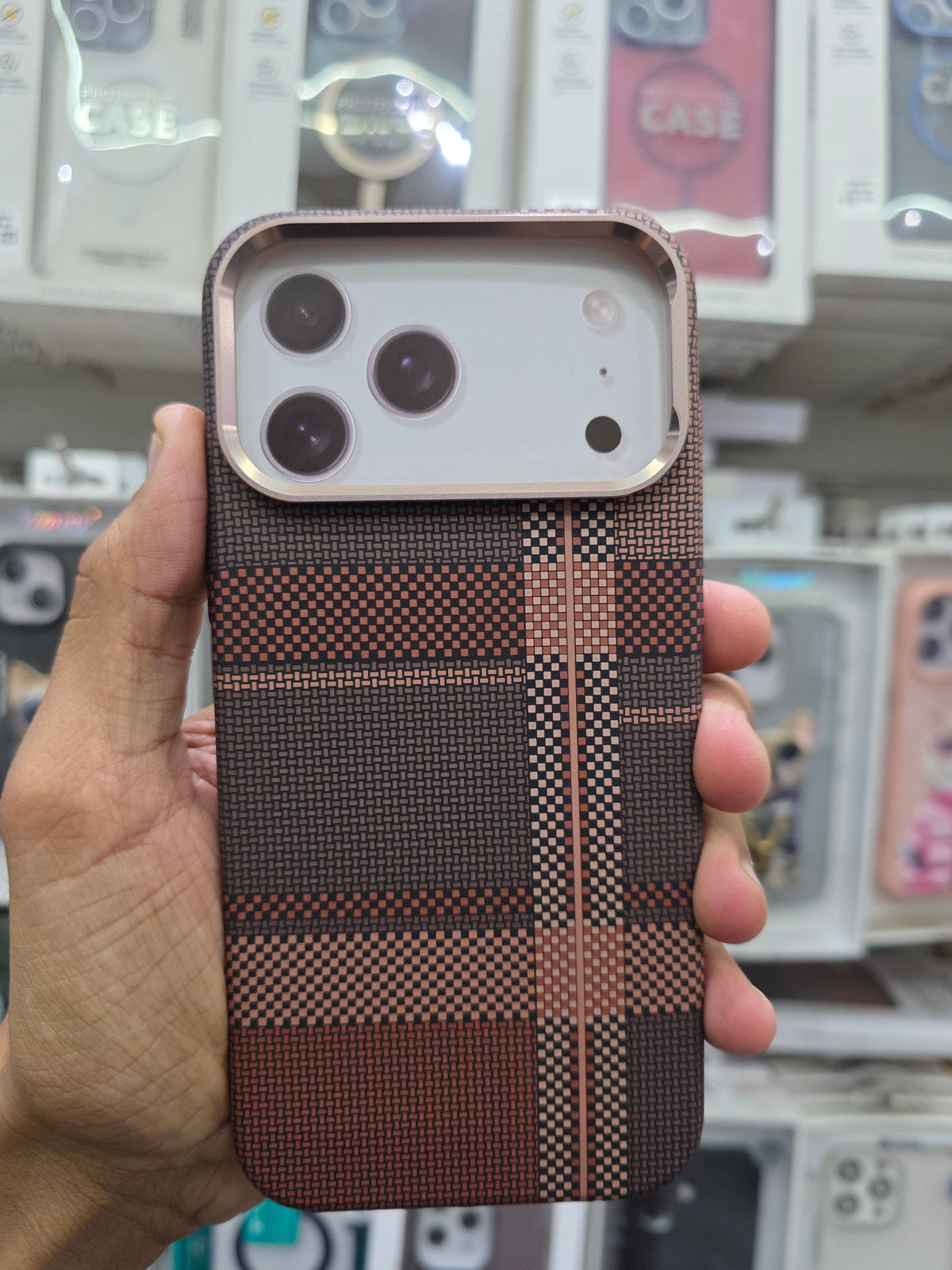 Luxo Carbon Fiber Magsafe Case - iPhone 17 Pro Max Back Cover