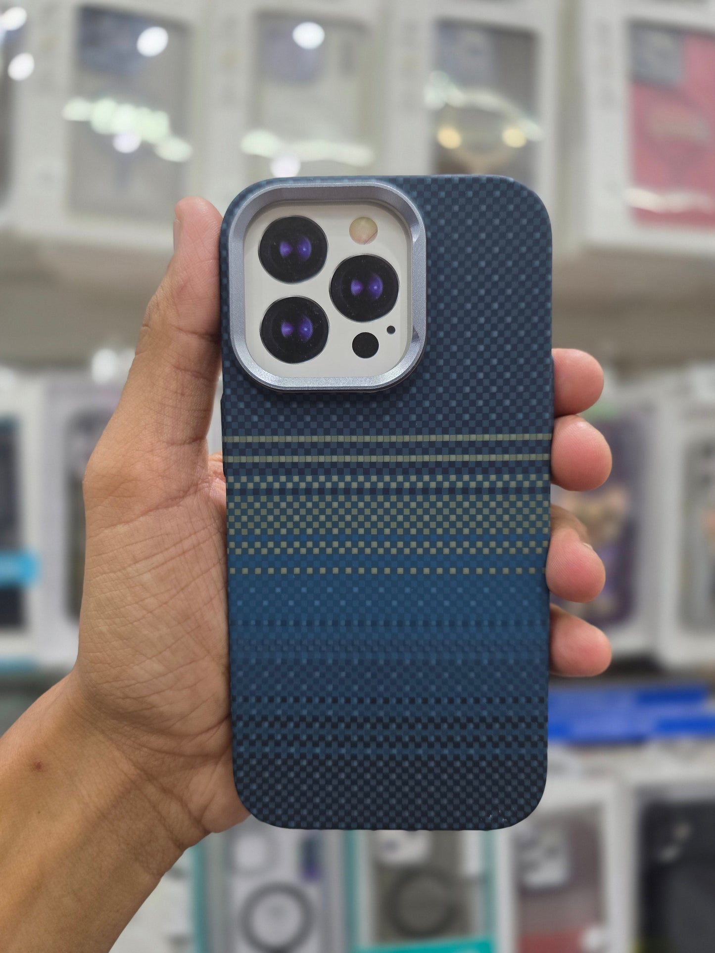 Luxo Carbon Fiber Magsafe Case - iPhone 15 Pro Max Back Cover
