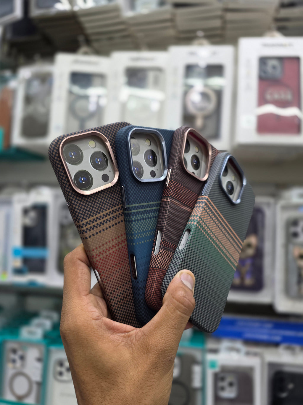 Luxo Carbon Fiber Magsafe Case - iPhone 16 Pro Back Cover