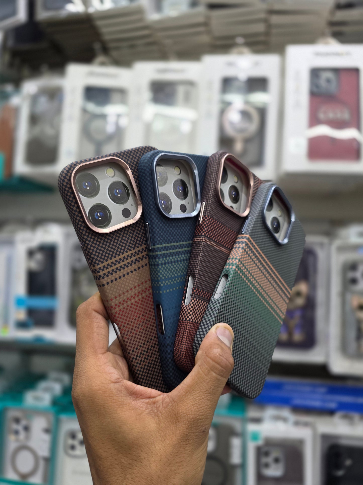 Luxo Carbon Fiber Magsafe Case - iPhone 16 Pro Back Cover