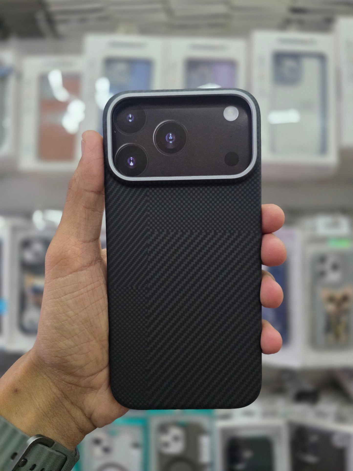 DFANS Carbon Fiber Texture Magnet Case - iPhone 17 Pro Max Back Cover