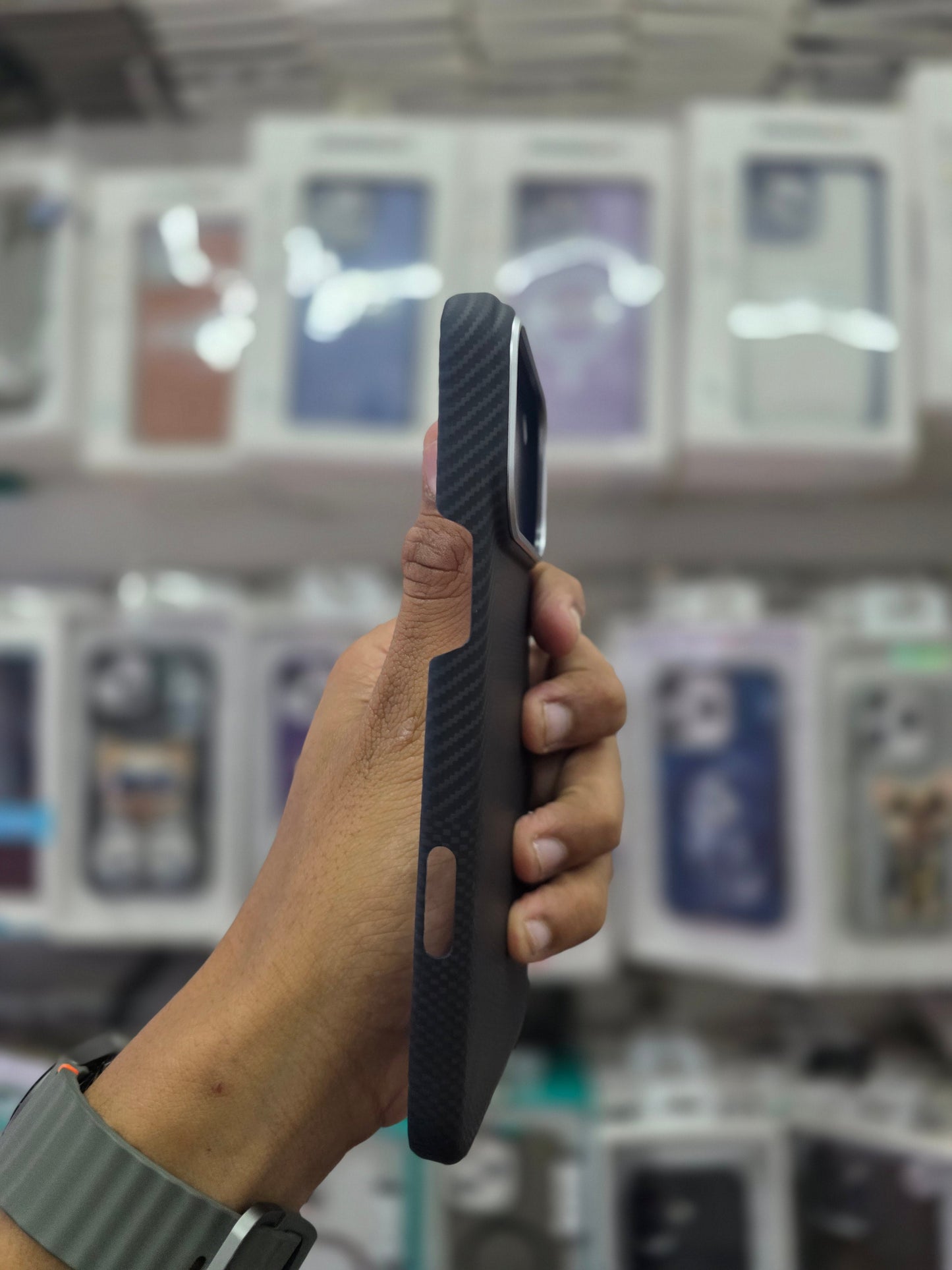 DFANS Carbon Fiber Texture Magnet Case - iPhone 17 Pro Max Back Cover