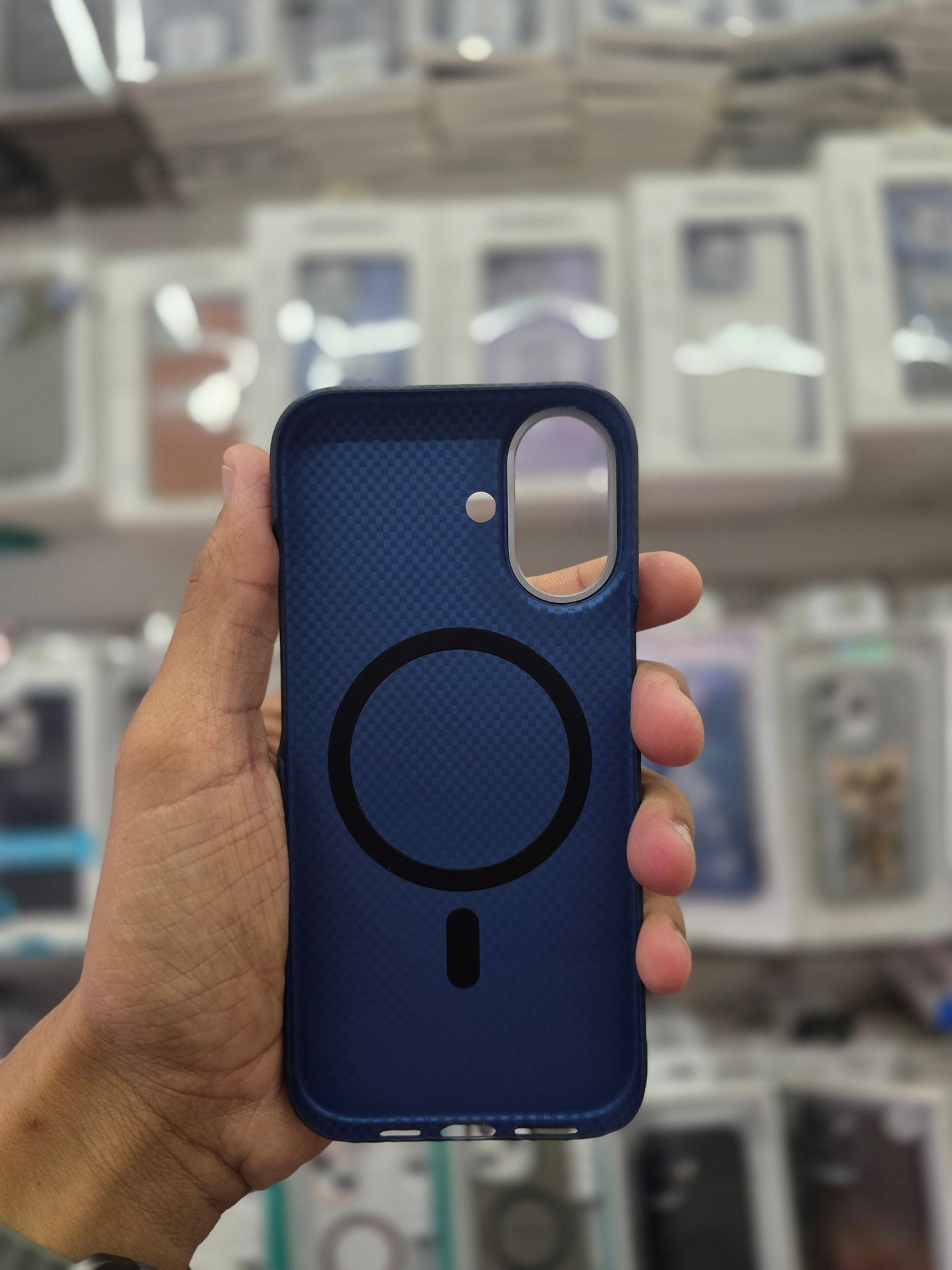 DFANS Carbon Fiber Texture Magnet Case - iPhone 17