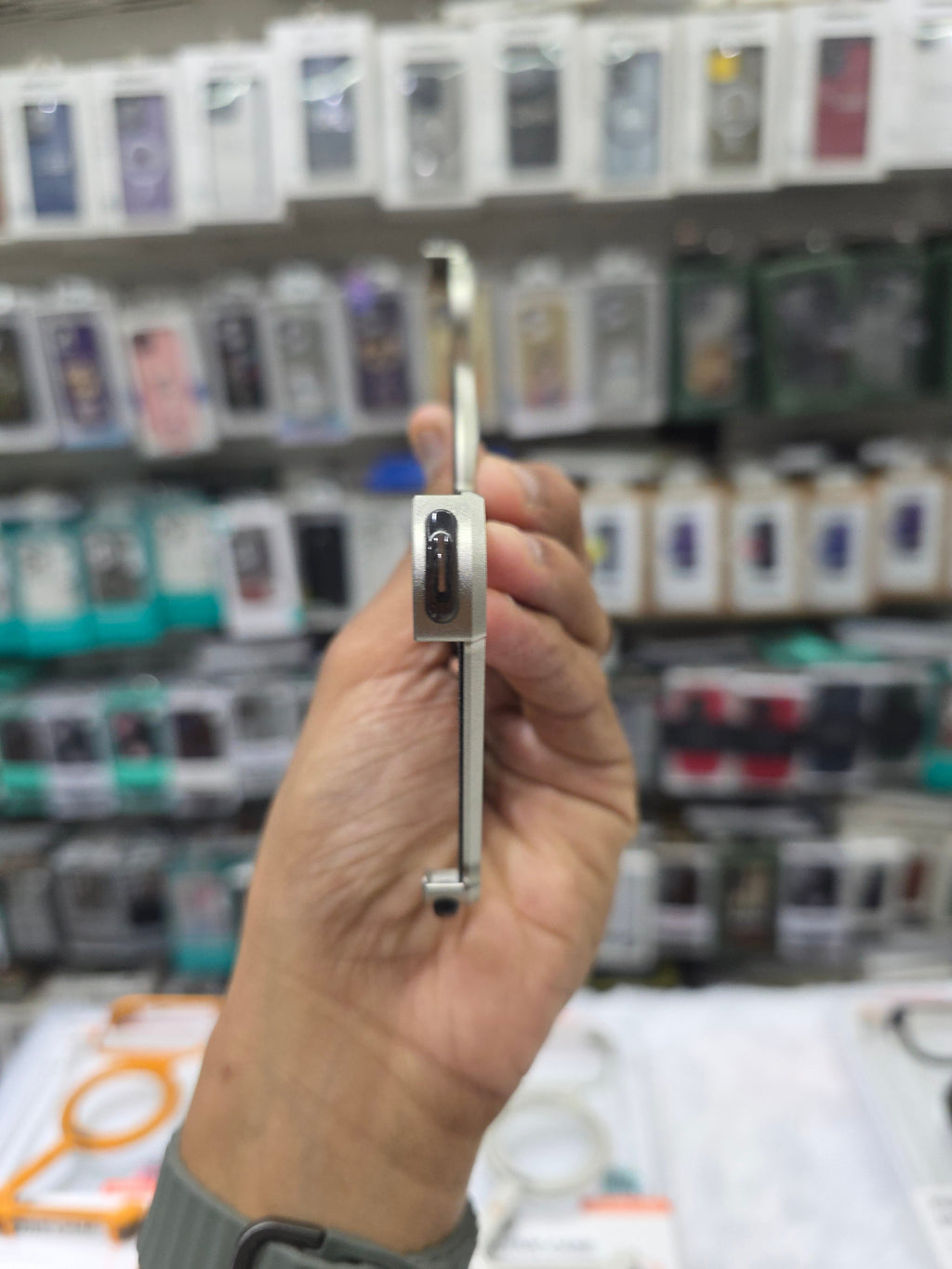 Sleek Z-Shaped Metal Case with 360° Rotating Ring Stand for iPhone 17 Pro Max