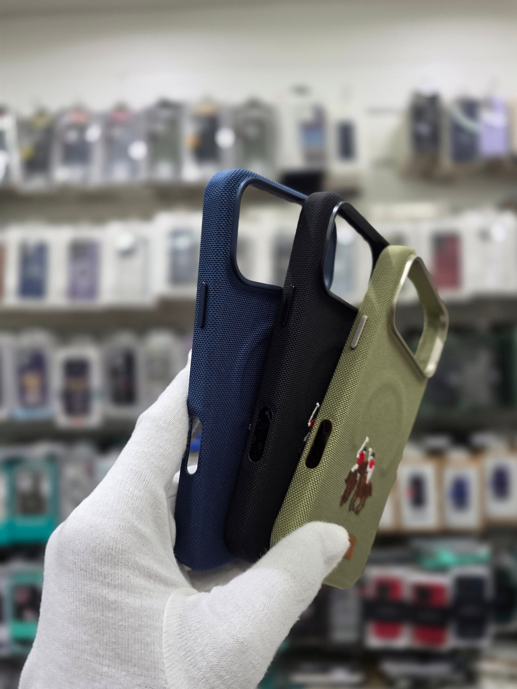Santa Barbara Yolanda Magsafe Series For iPhone 17 Pro Max Back Cover