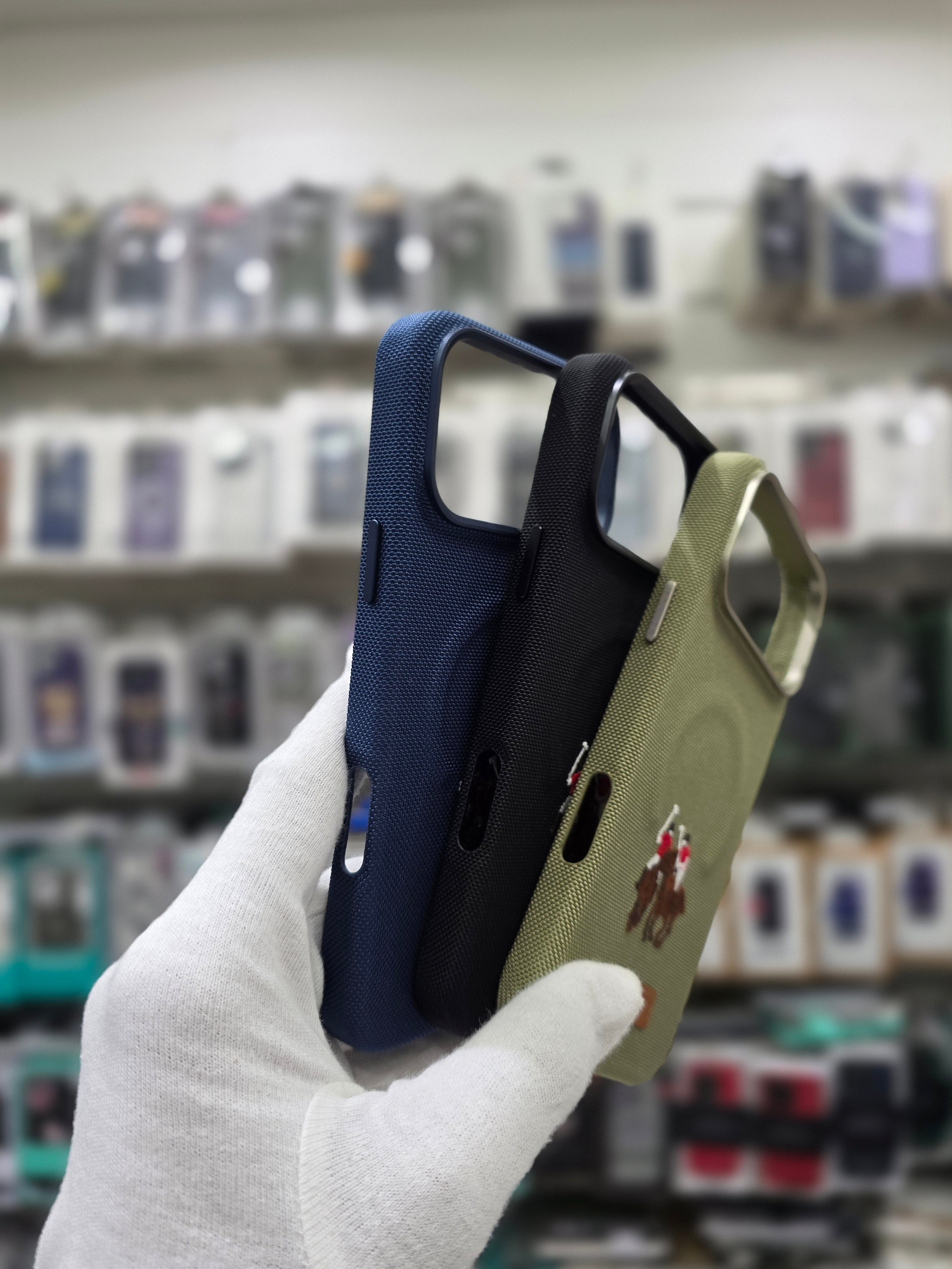 Santa Barbara Yolanda Magsafe Series For iPhone 17 Pro Max Back Cover
