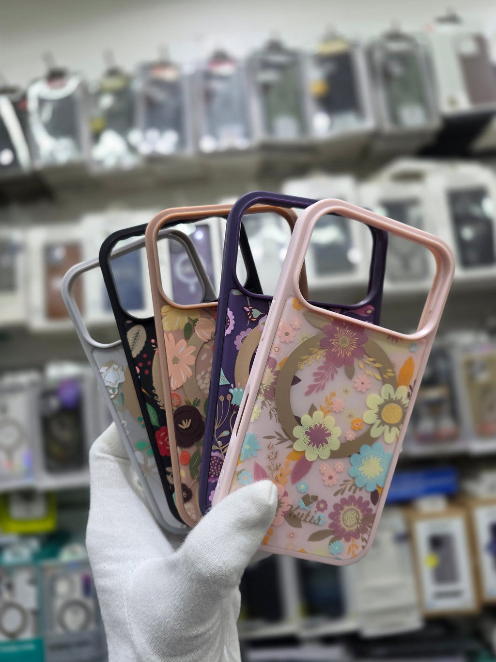 Kutis Floral Printed Shockproof MagSafe Case - iPhone 17 Pro Back Cover