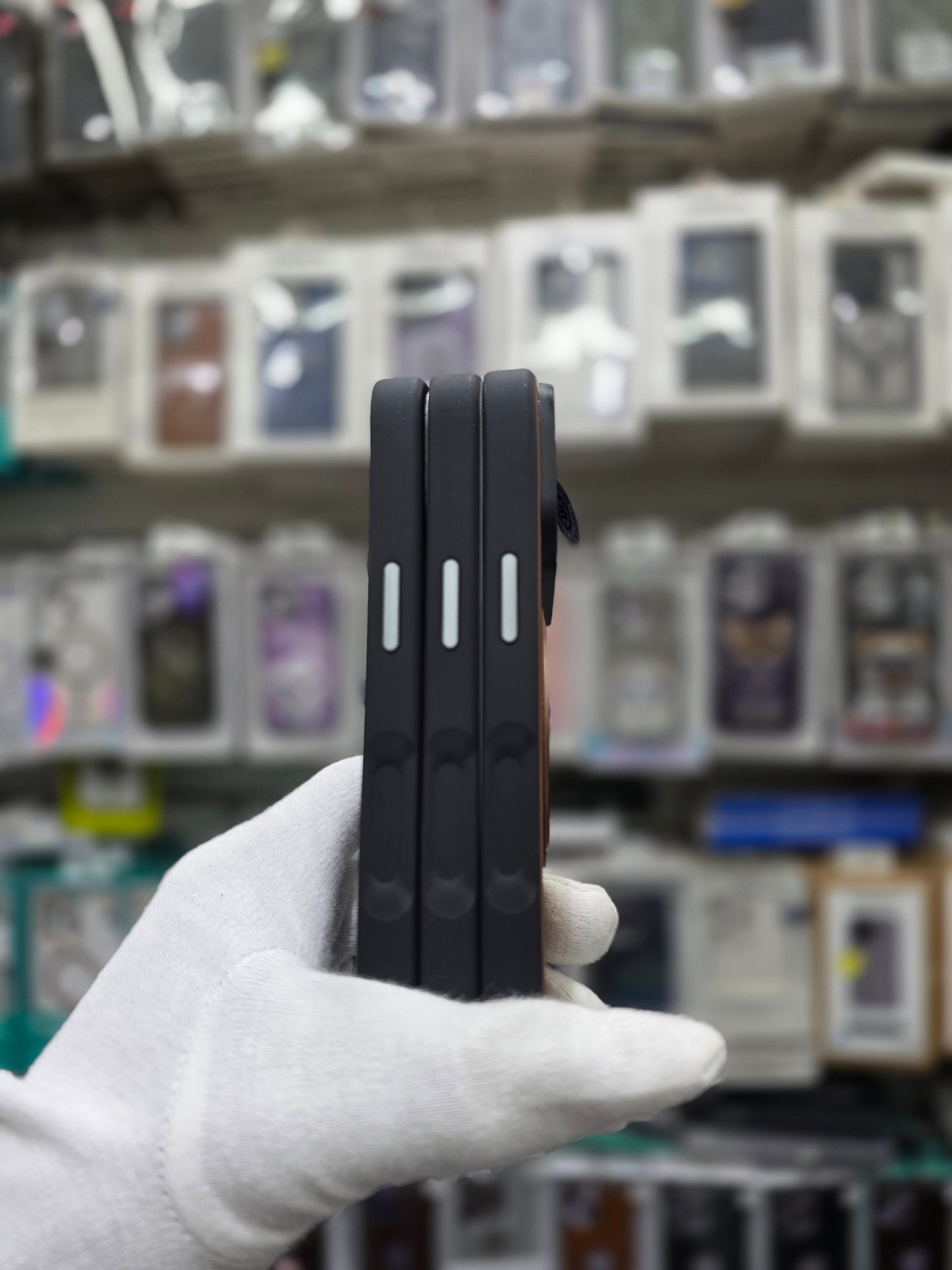 YOUNGKIT Matte Leather Case With Magnetic Stand - iPhone 17 Pro Max