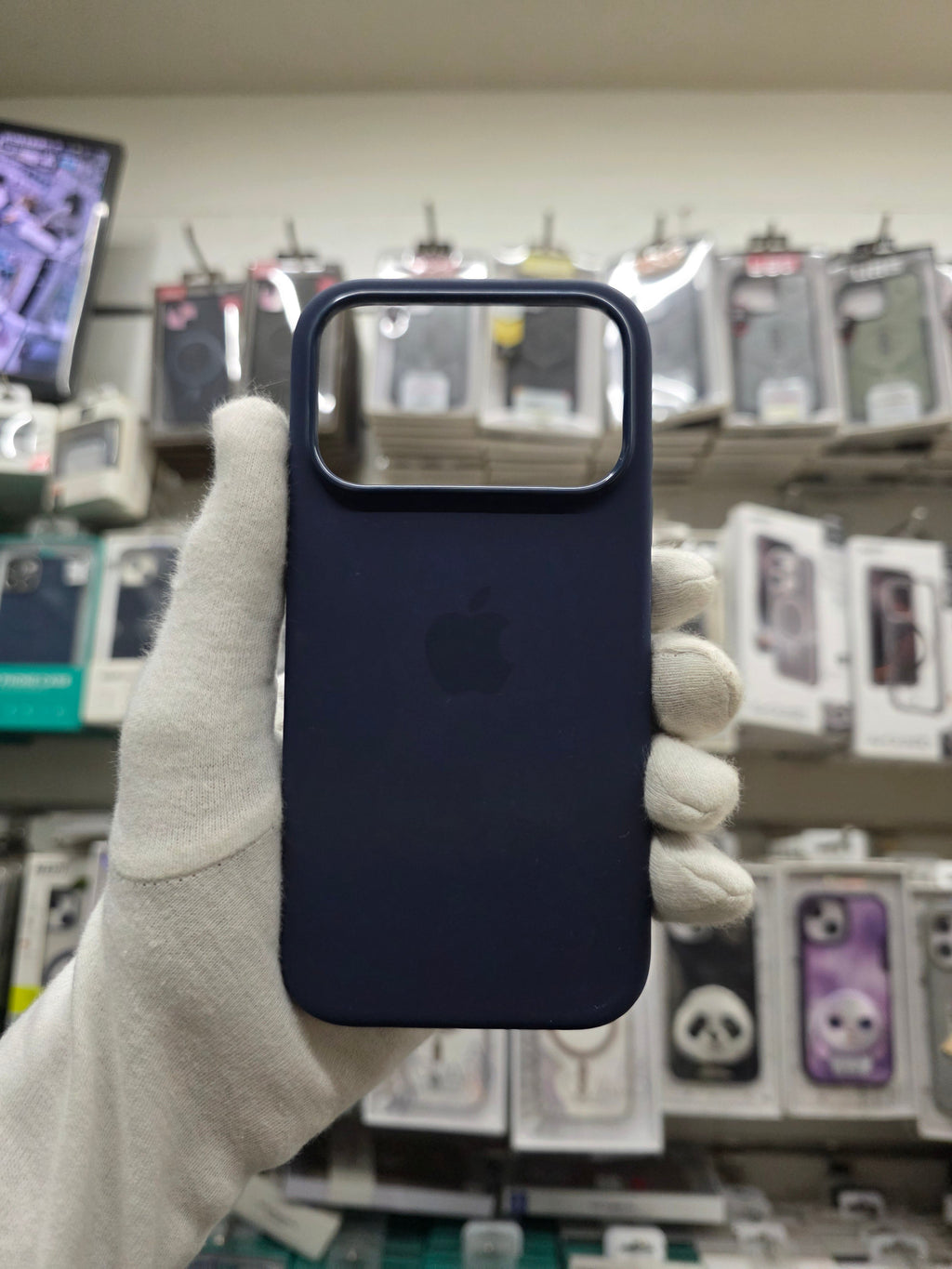 Silicone Case With Magsafe - iPhone 17 Pro Back Cover