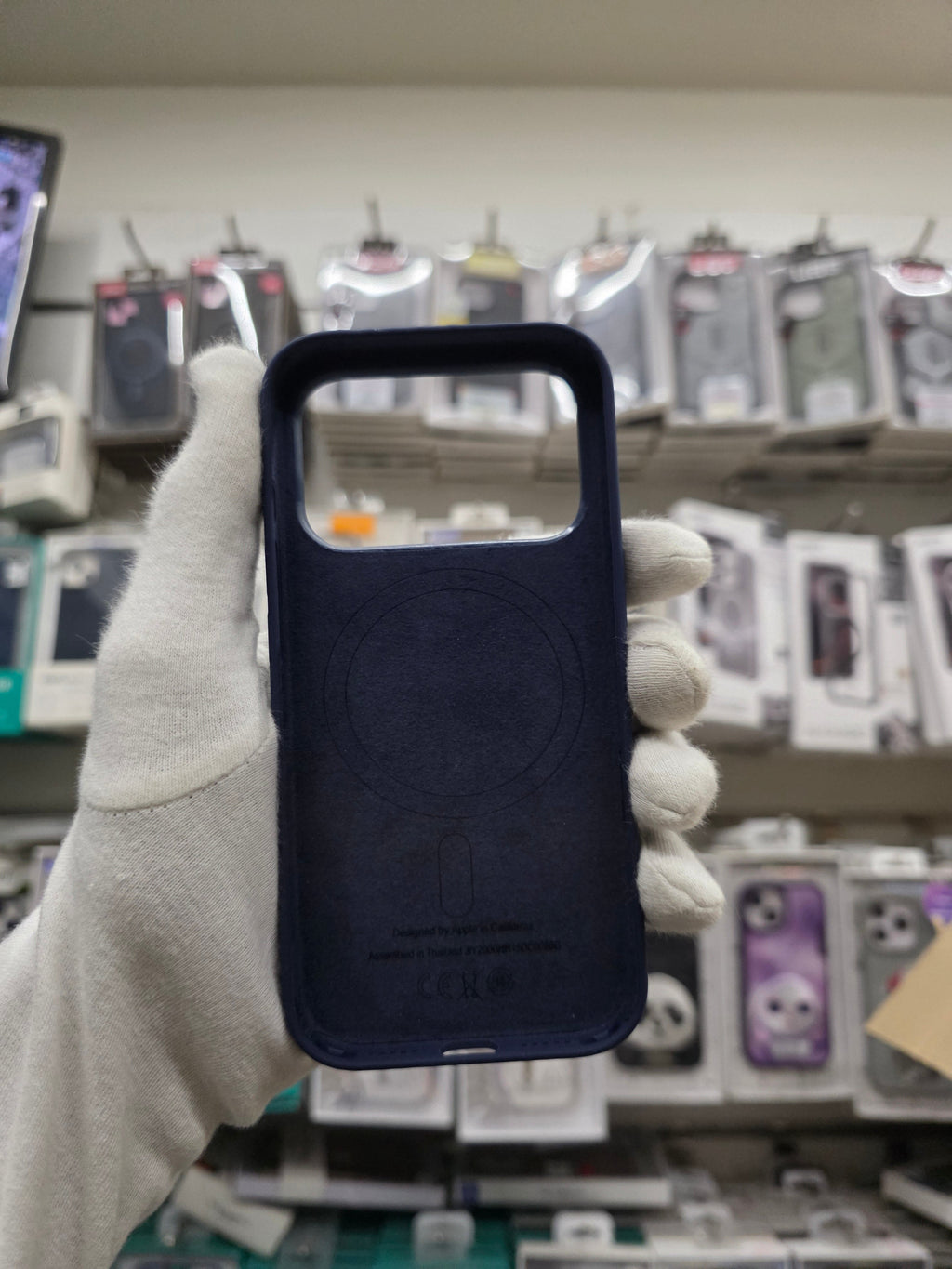 Silicone Case With Magsafe - iPhone 17 Pro Back Cover