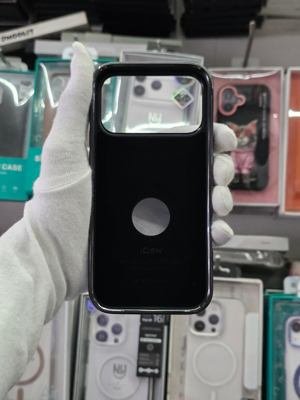 ICON Classic Leather - iPhone 18 Pro Back Case