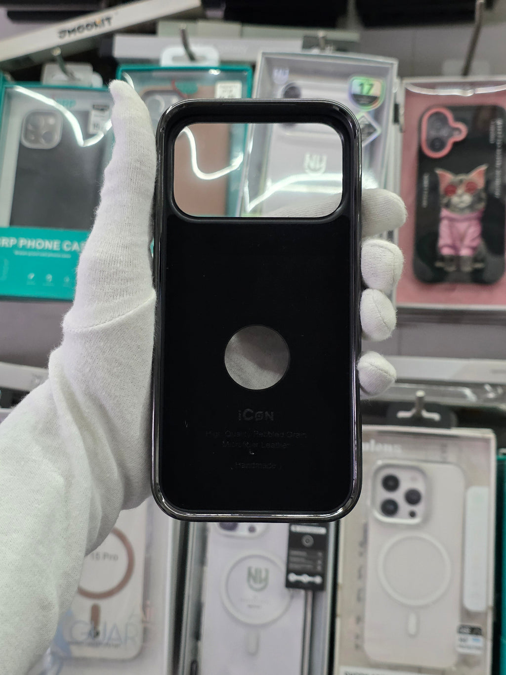 ICON Classic Leather - iPhone 18 Pro Back Case