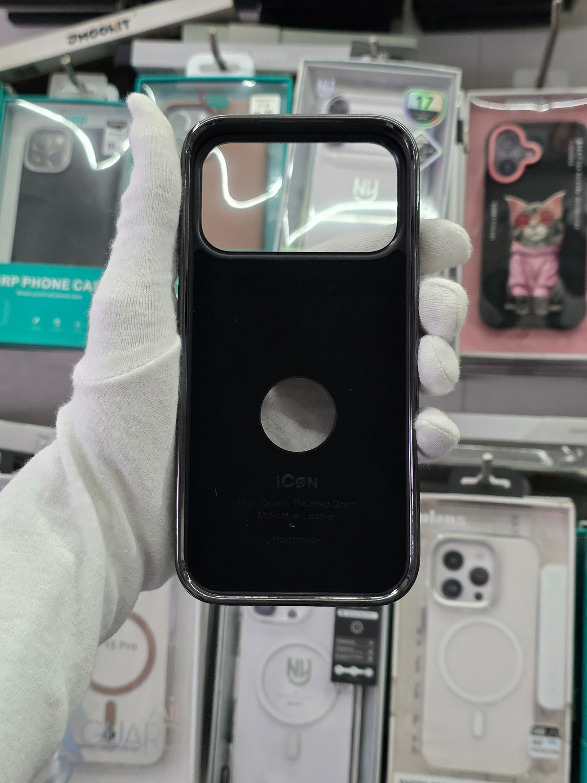 ICON Classic Leather - iPhone 18 Pro Back Case