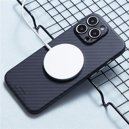 X-LEVEL Magneti Carbon Fiber Texture Case - iPhone 16 Pro Max Back Cover