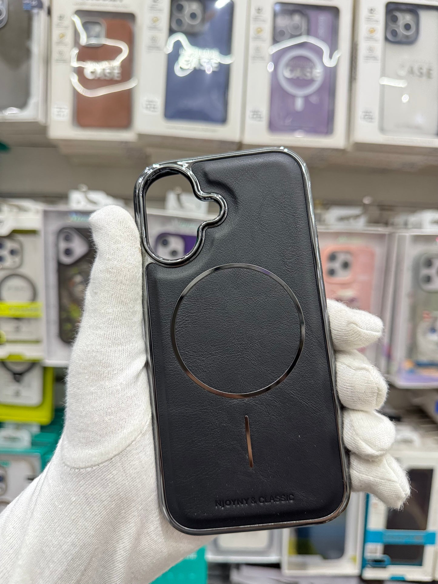 NY Classic Leather Magsafe Case - iPhone 17