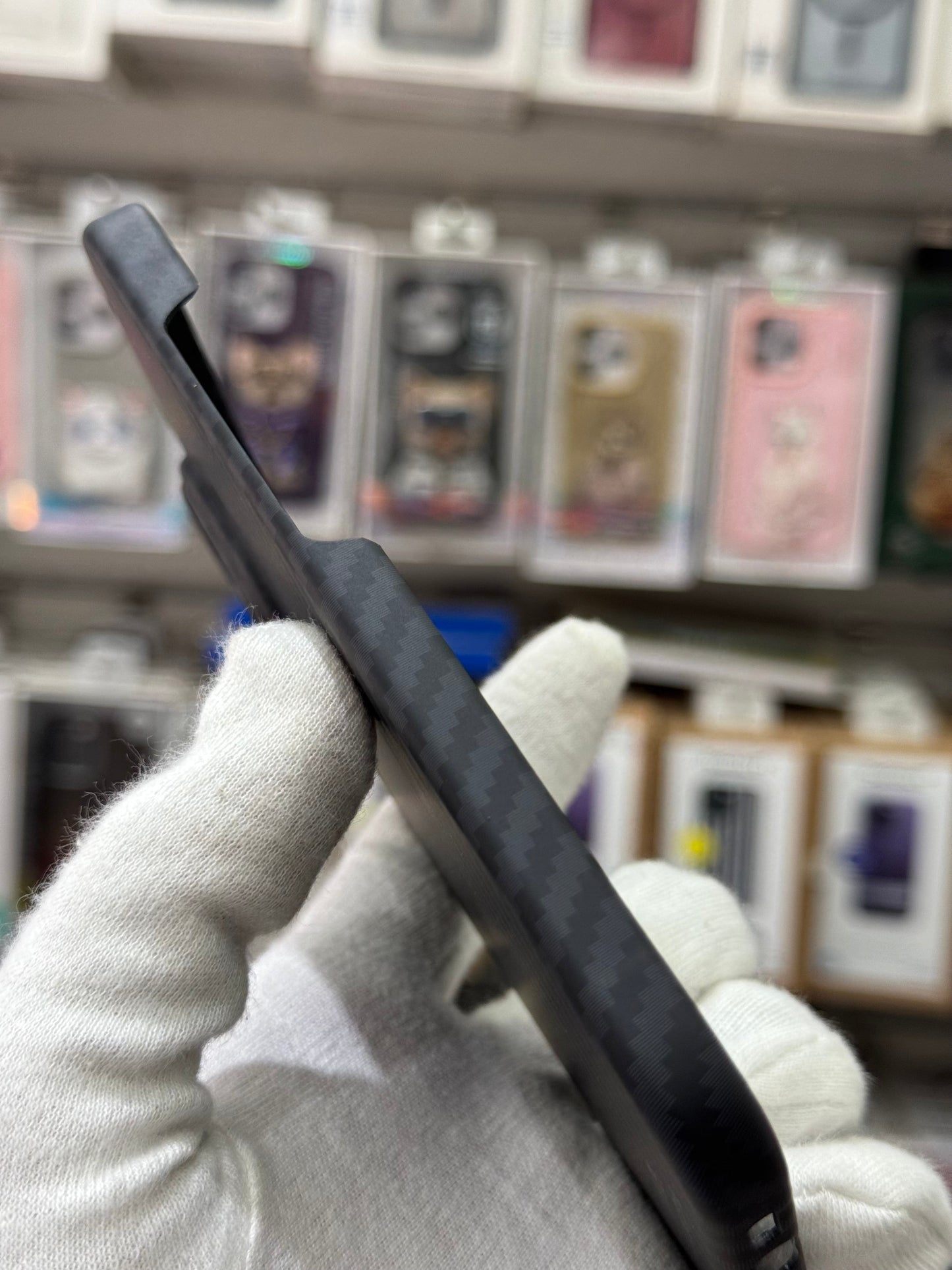 X-LEVEL Magneti Carbon Fiber Texture Case - iPhone 17