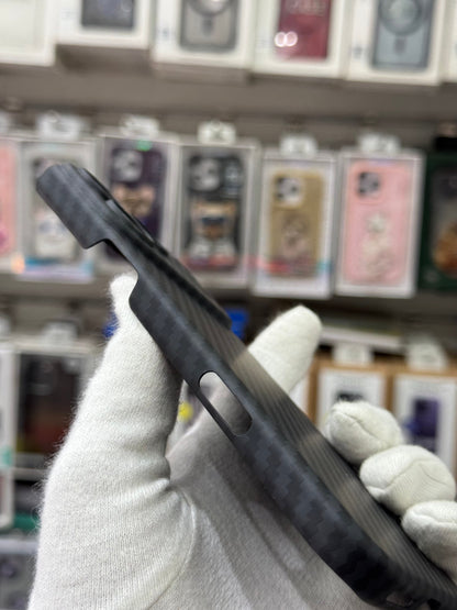 X-LEVEL Magneti Carbon Fiber Texture Case - iPhone 17 Pro Max