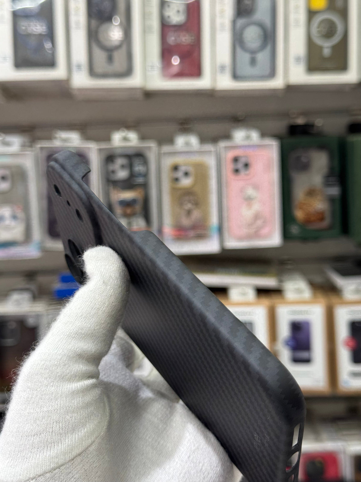 X-LEVEL Magnetic Carbon Fiber Texture Case - iPhone 17 Pro Back Cover