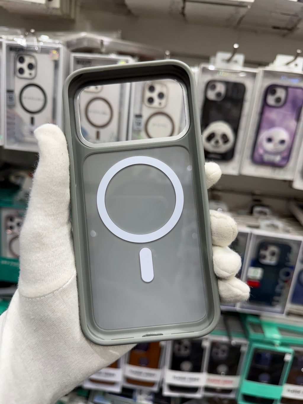NY Mate Silicone Case With Magsafe - iPhone 17 Pro Back Cover