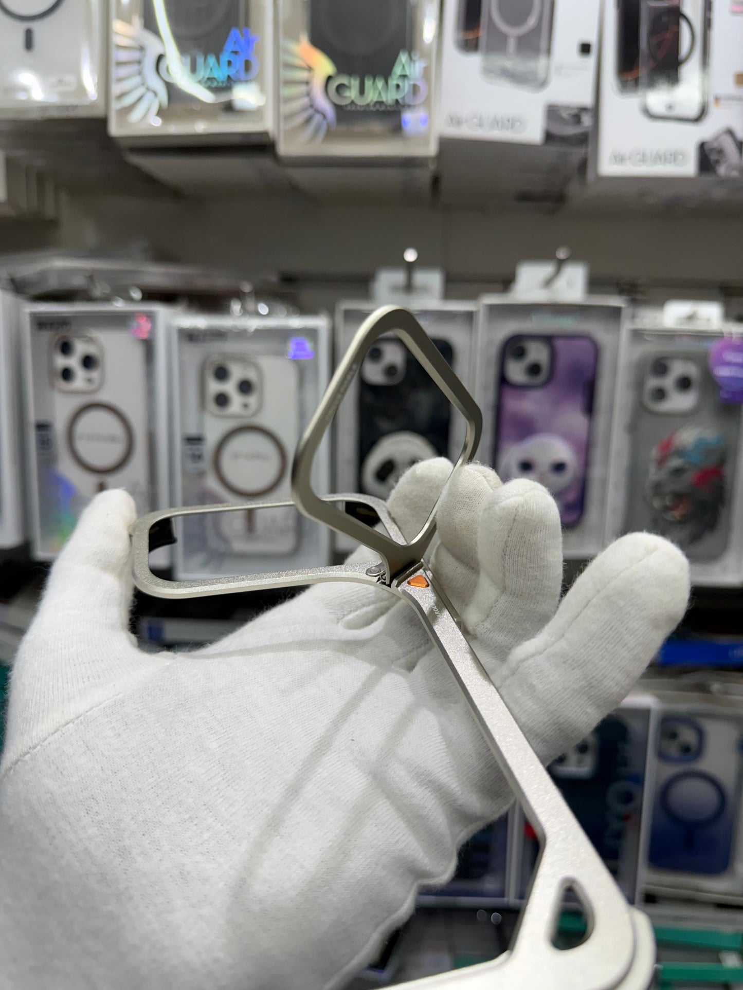 Metal Bumper Frame Case With Bracket Stand - iPhone 17 Pro Max