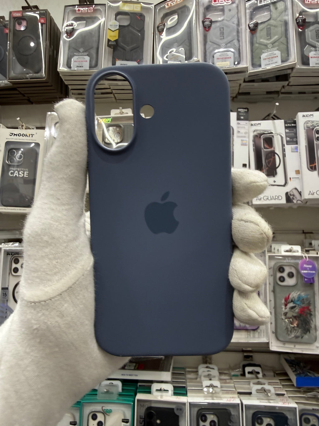 Silicone Case With Magsafe - iPhone 17 Back Cover