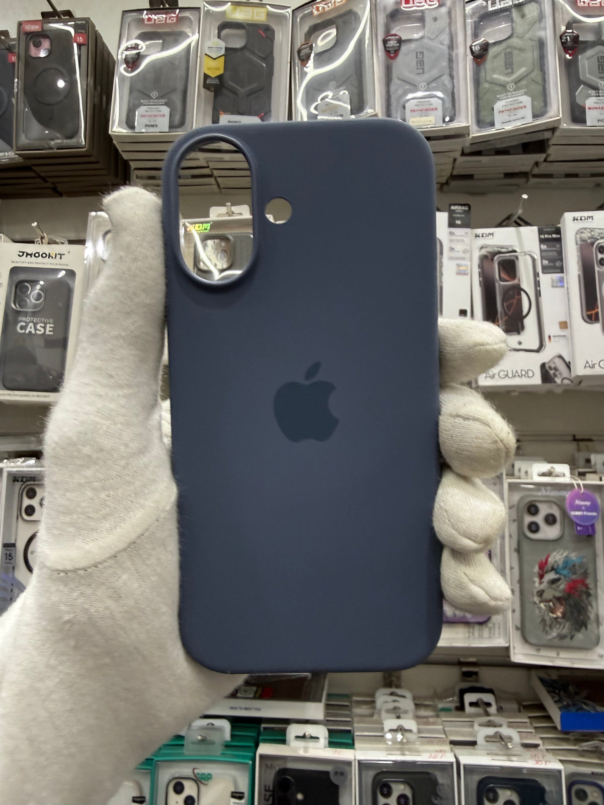 Silicone Case With Magsafe - iPhone 17 Back Cover