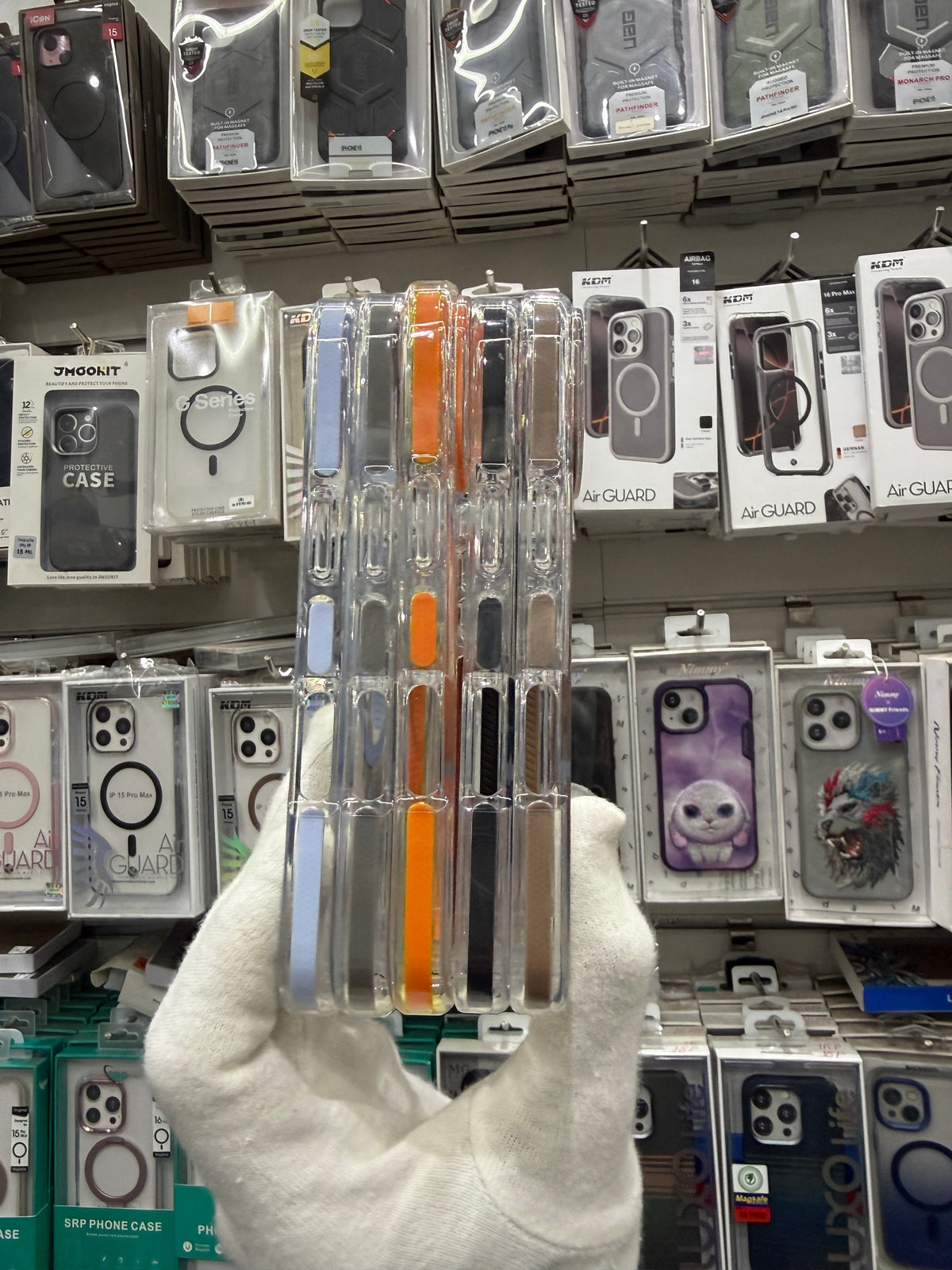 KDM Transparent ShockProof with Magsafe - iPhone 17 Back Cover
