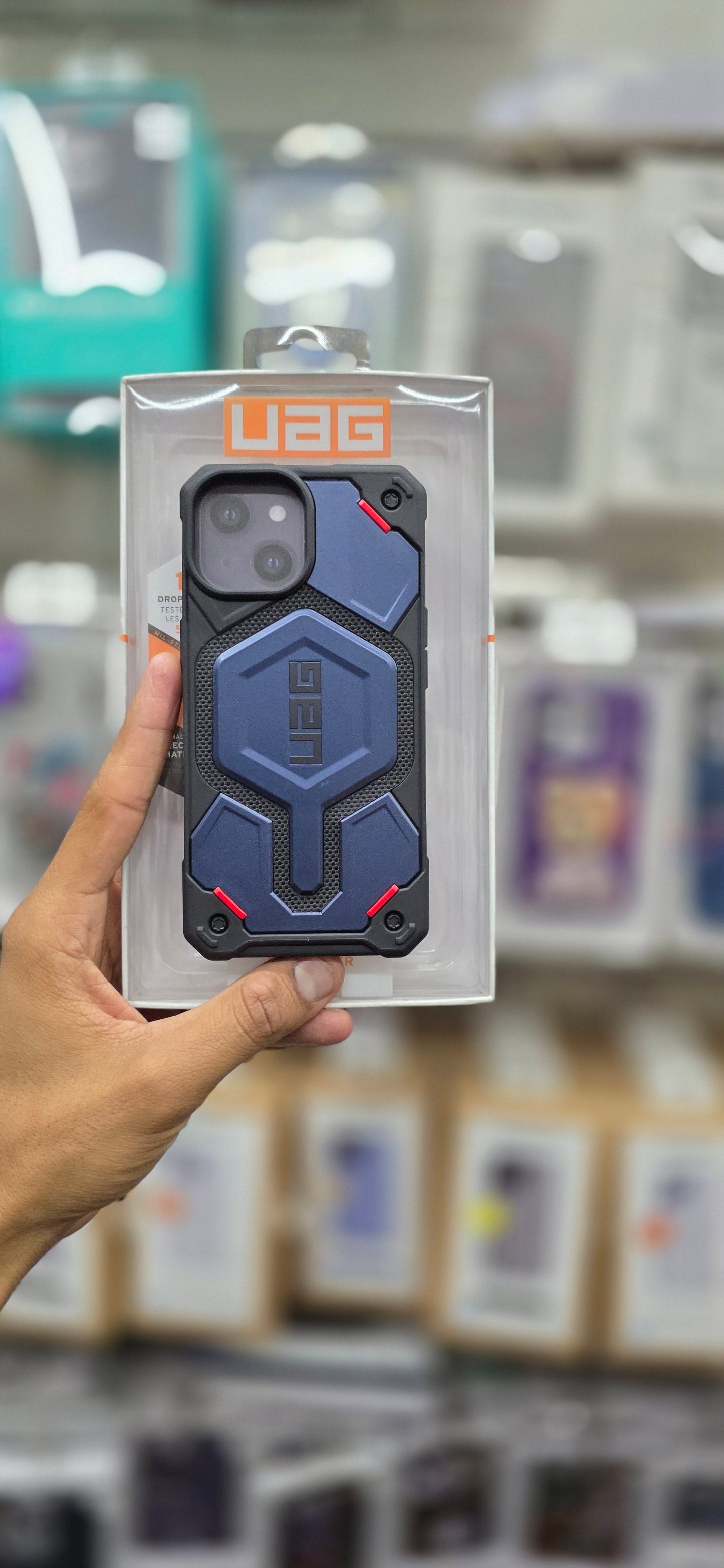 UAG Monarch Pro - iPhone 15 Pro Back Cover
