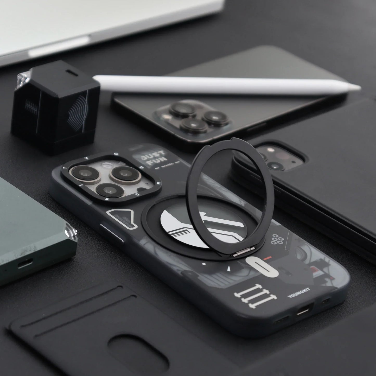 YOUNGKIT Cyberpunk - iPhone 16 Pro Back Cover